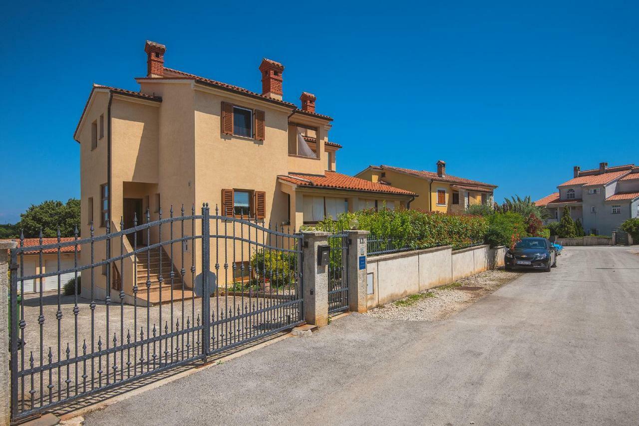 Apartments Buic Vinkuran Bagian luar foto